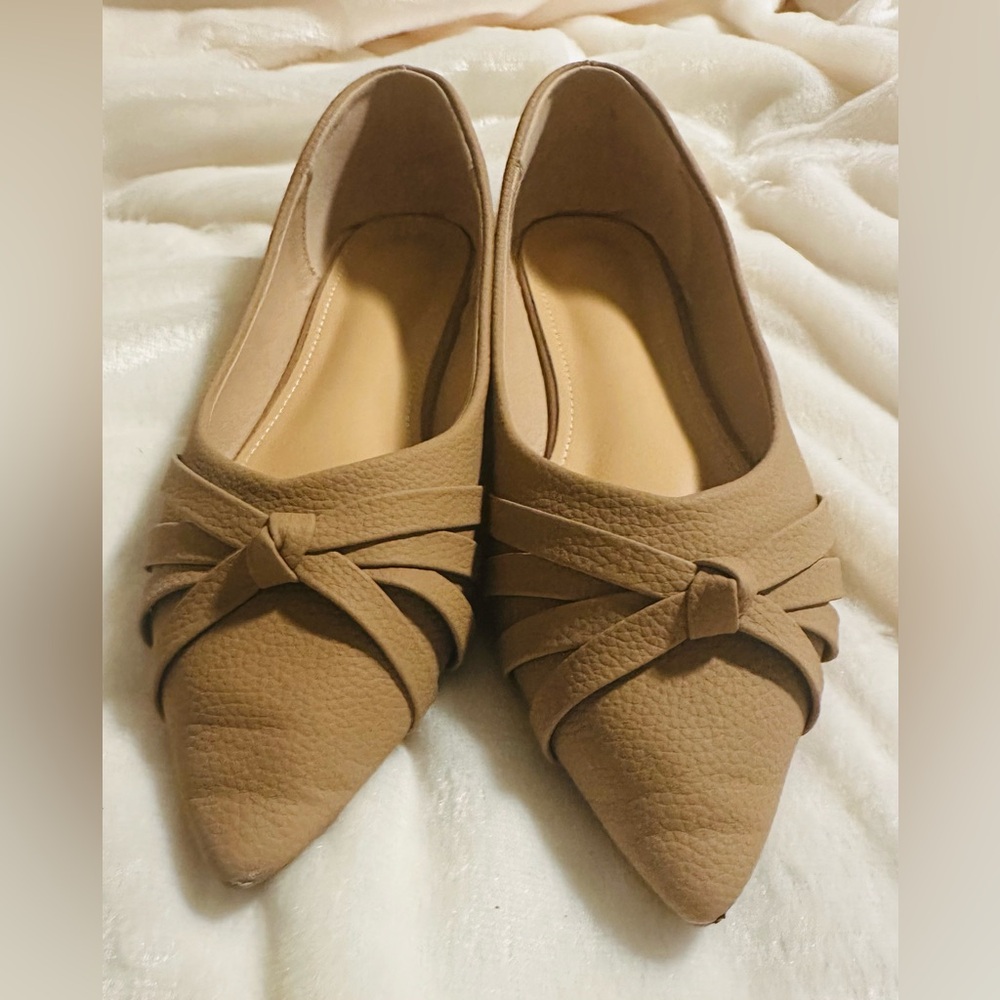 🦃 Trendy Tan Women's pointed-toe Flats